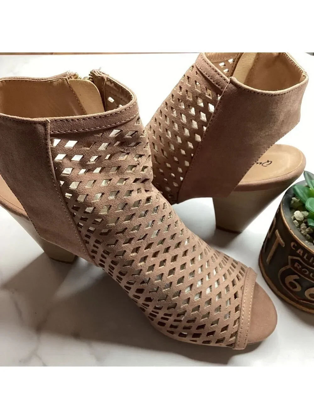 QUPID CHAMBER 24 SIZE 9‎ TAN HEELS SHOES PUPEEP TOE PERFORATED BOOTIE BOOTS